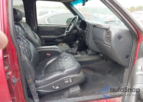 2000 GMC Jimmy Jde W/1Sh/1Sj from USA, damaged, VIN 1GKDT13W7Y2241640